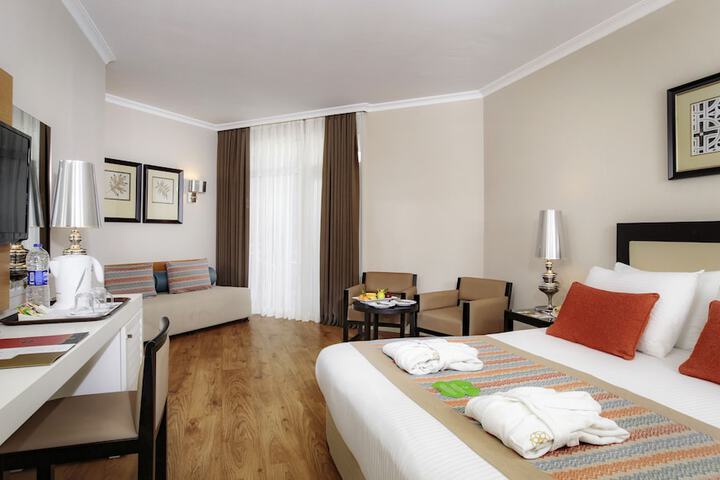 Room 10 of 113