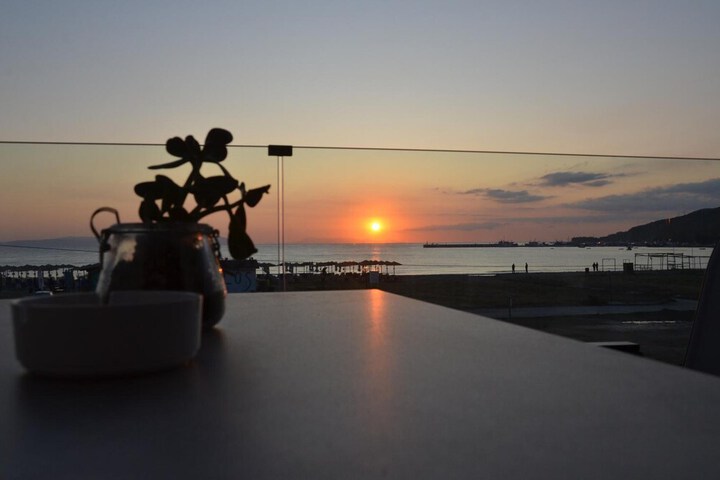 Pool 41 of 52