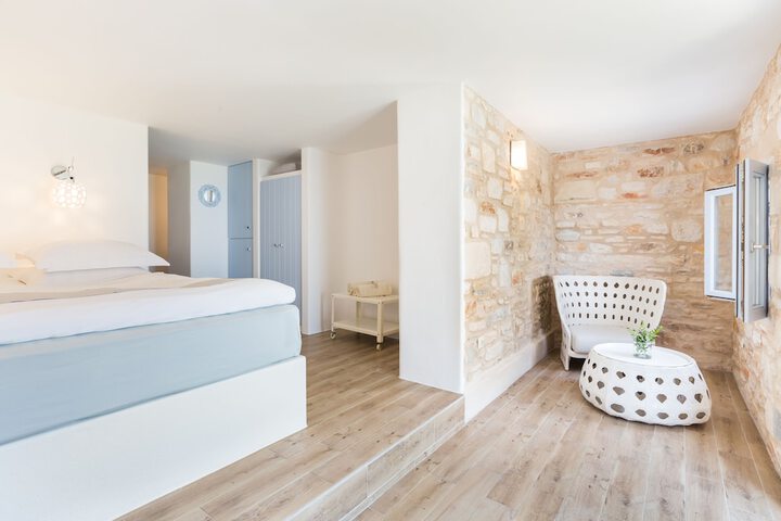 Room 48 of 120