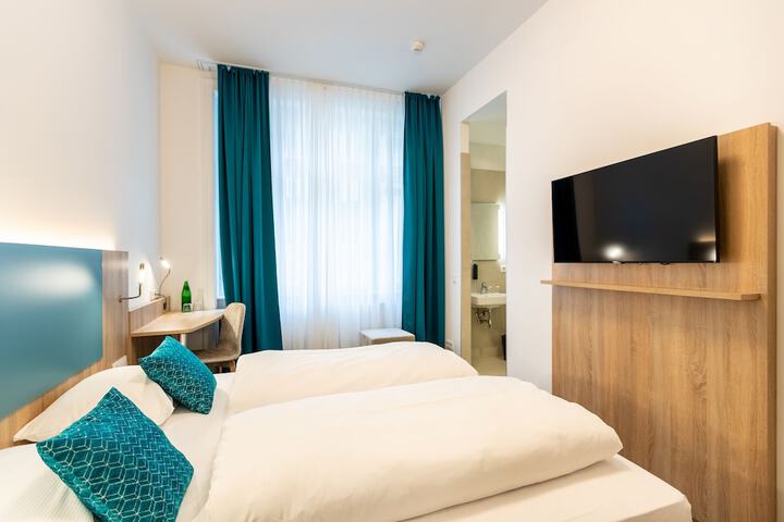 Room 9 of 23