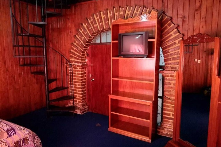 Room 11 of 21