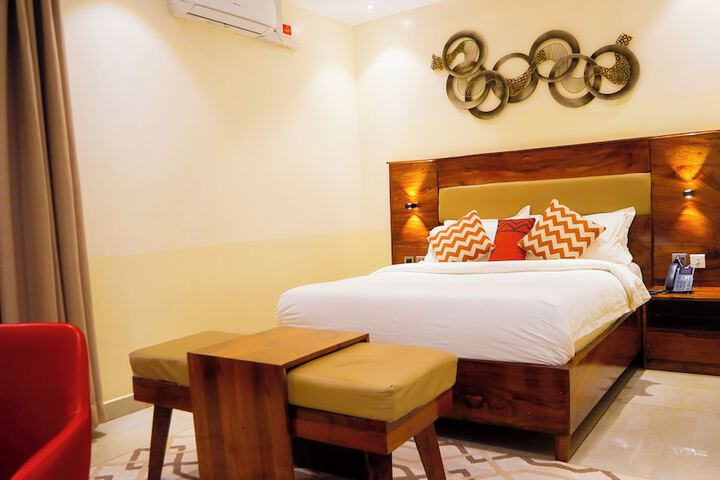 Room 15 of 52