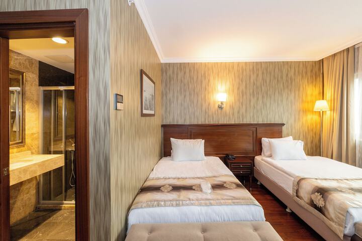 Room 18 of 40