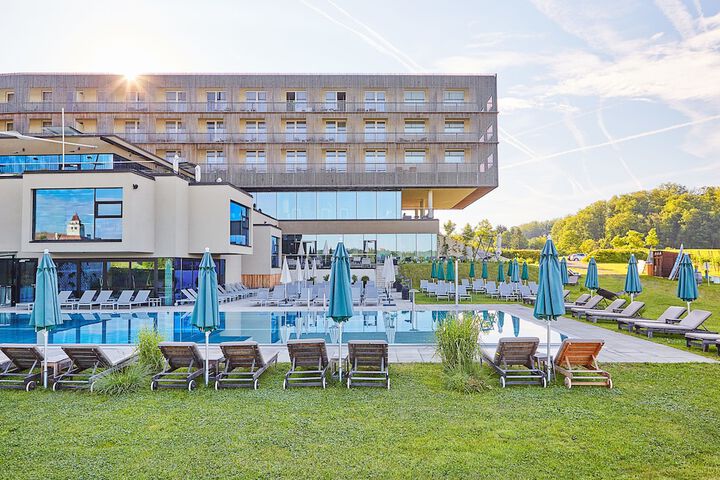 Hotel Pool