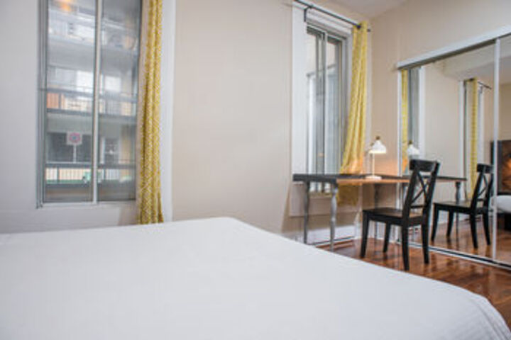 Room 11 of 20