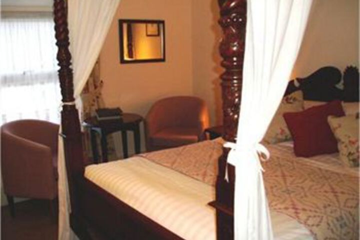 Room 8 of 28