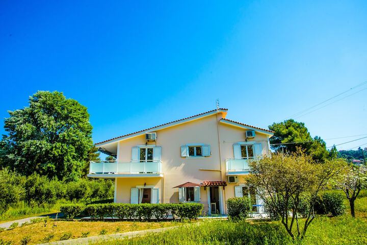 Hero Image 1 of 34