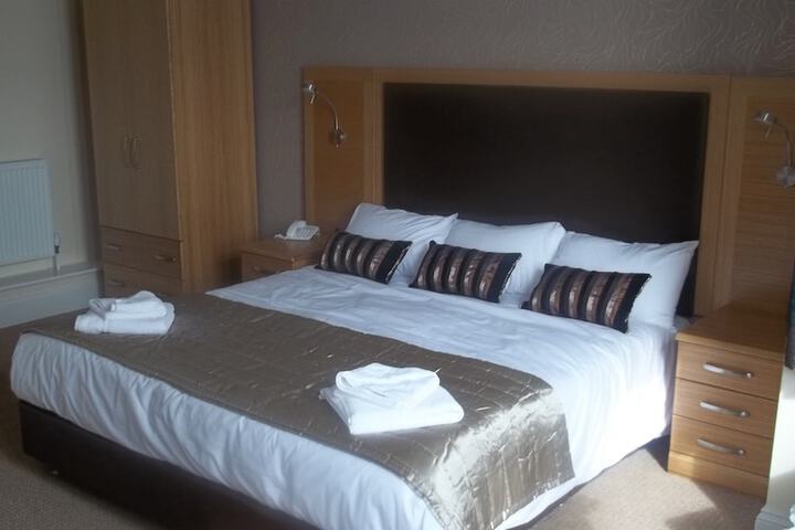 Room 3 of 61
