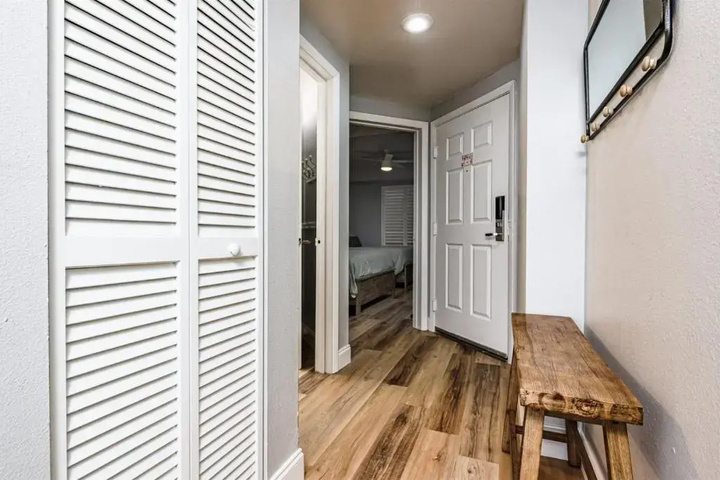 Room 8 of 20