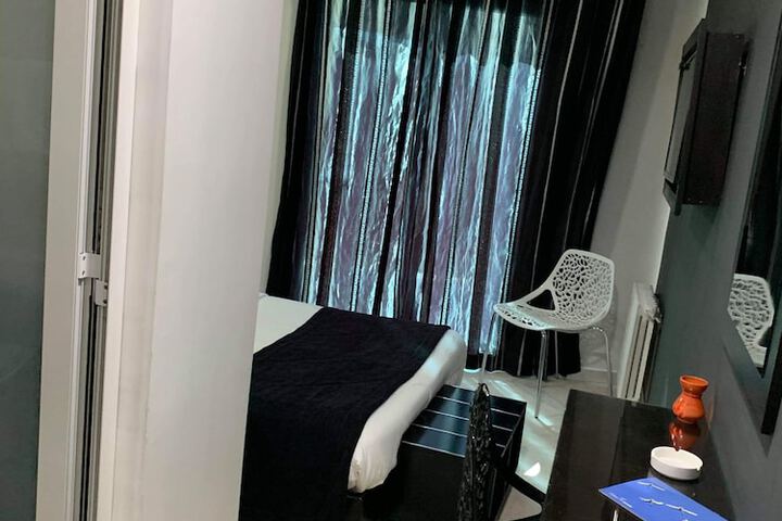 Room 14 of 23