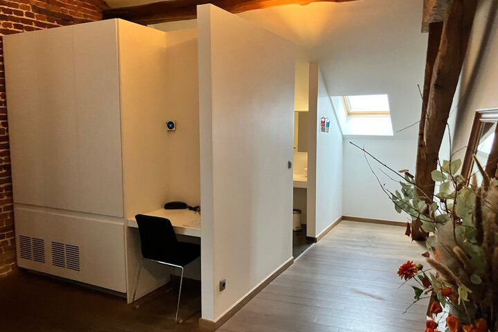 Room 44 of 65