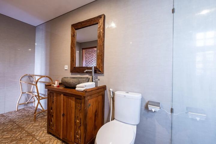 Room 20 of 33