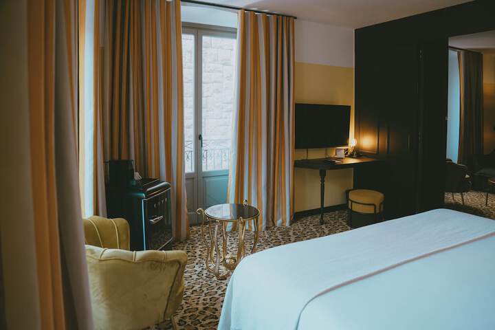 Room 16 of 54