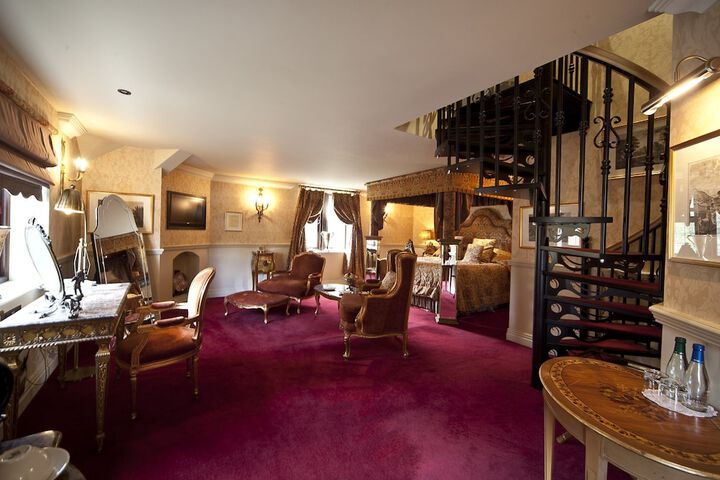 Room 47 of 157