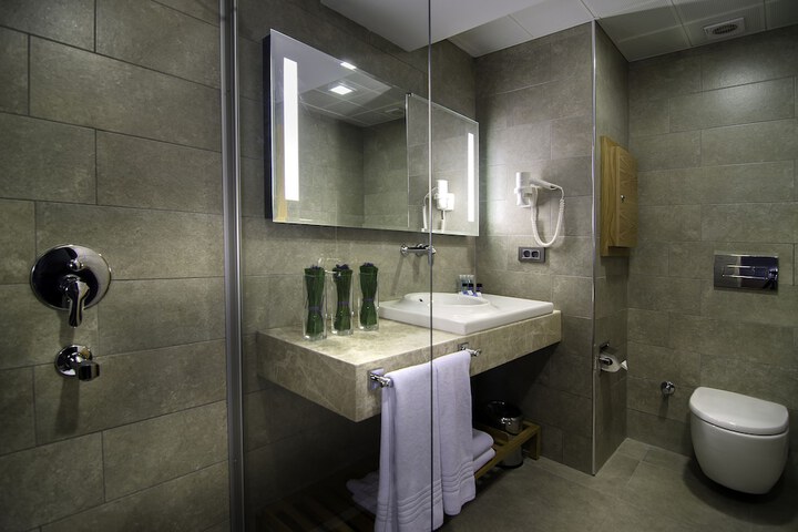 Room 20 of 49
