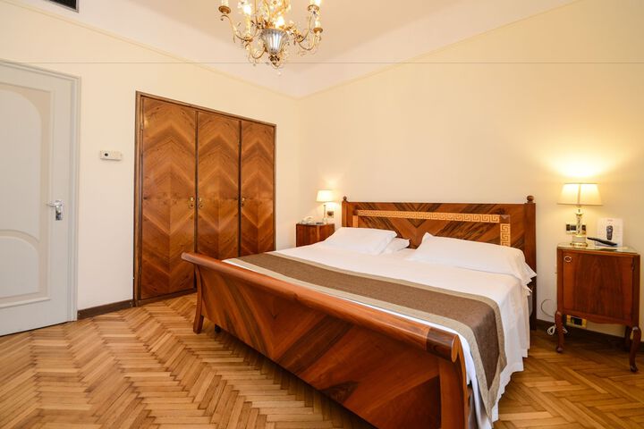 Room 20 of 94
