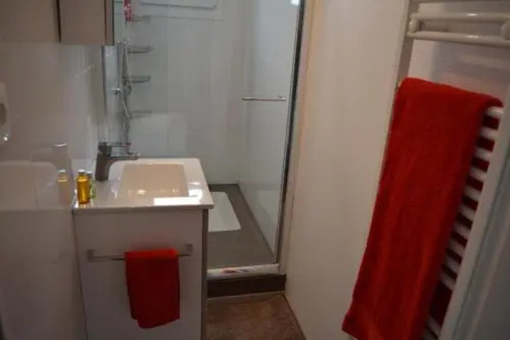 Room 7 of 25