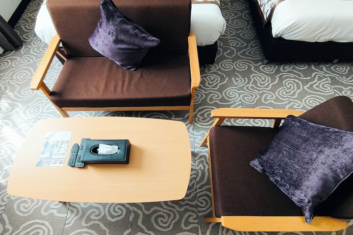 Room 11 of 76