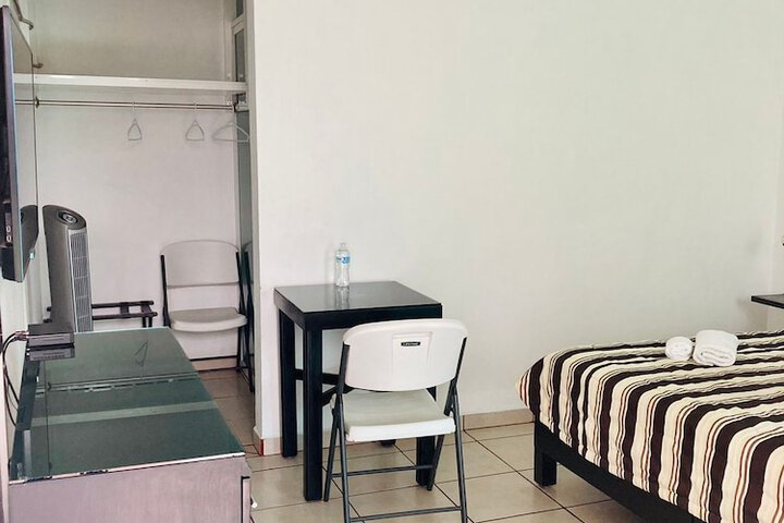 Room 4 of 17