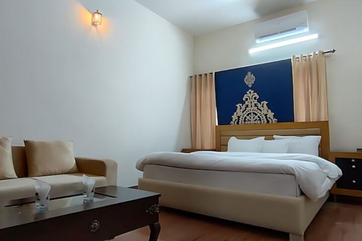Room 21 of 27