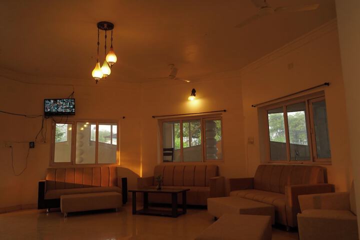 Room 27 of 81