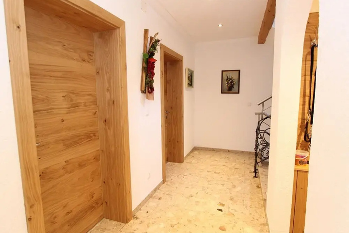 Room 9 of 17