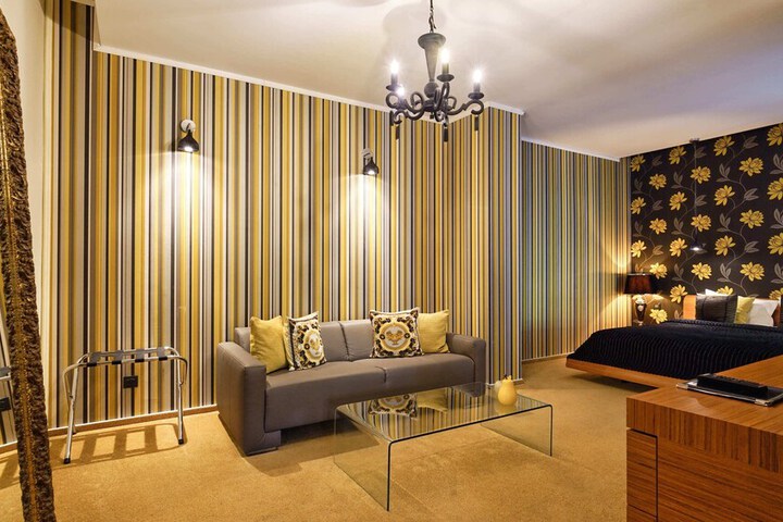 Room 42 of 74