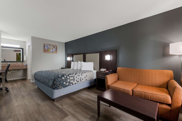 Room 12 of 42