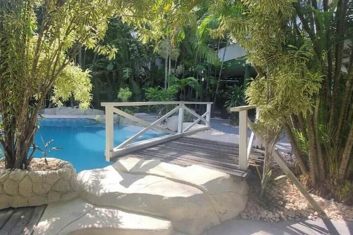 Pools & Facilities