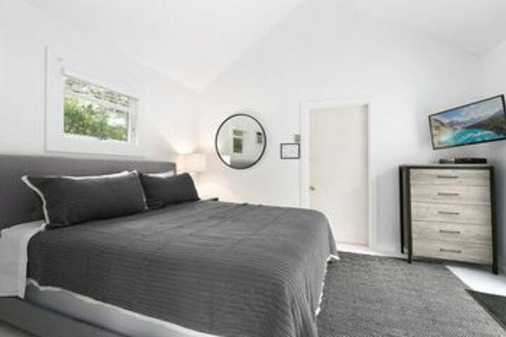 Room 12 of 22