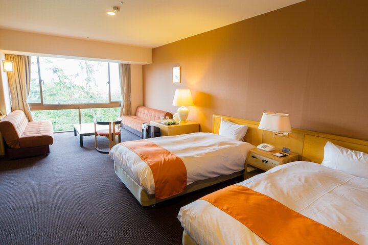 Room 7 of 38