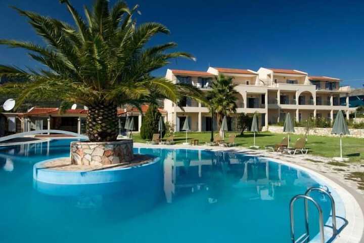 Hotel Pool