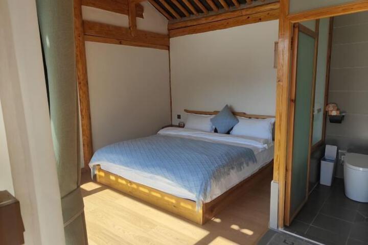 Room 18 of 51