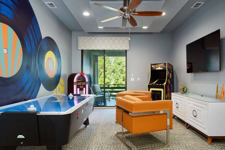 Room 44 of 62