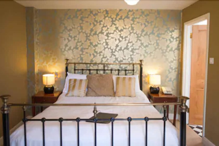 Room 21 of 68