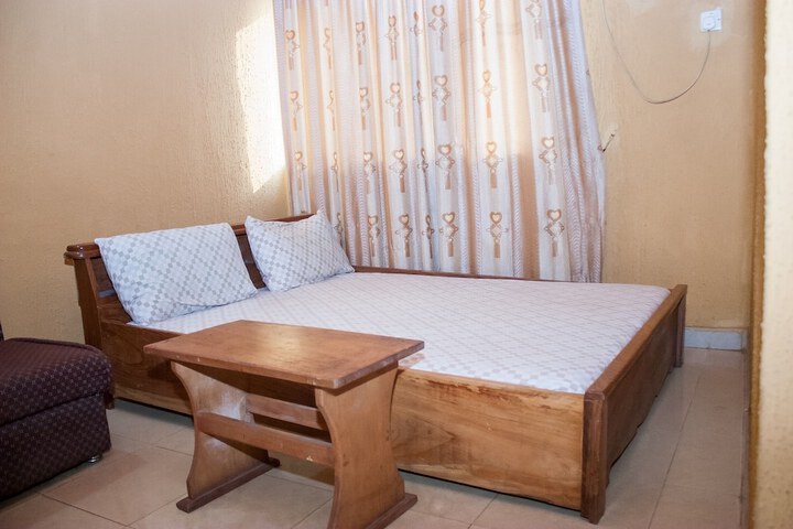 Room 6 of 20