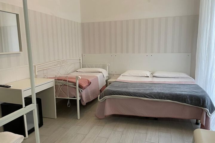 Room 21 of 31