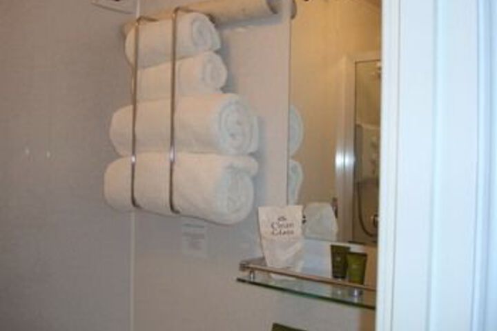 Room 5 of 32