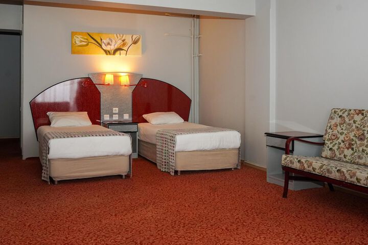 Room 9 of 24