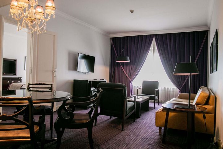 Room 41 of 153