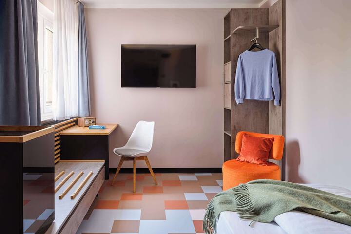 Room 17 of 84