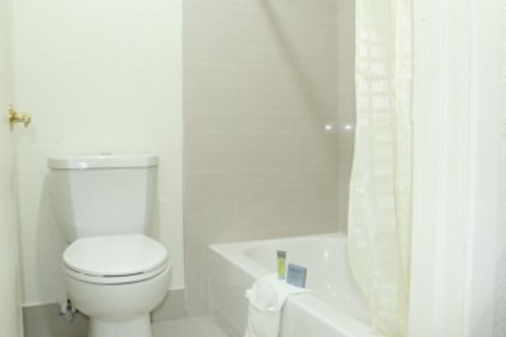 Room 13 of 27