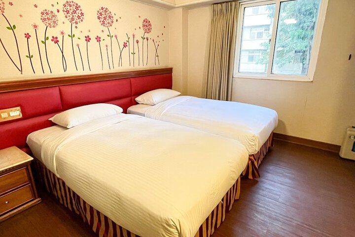 Room 10 of 40