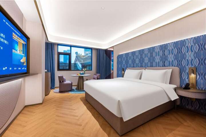 Room 8 of 54