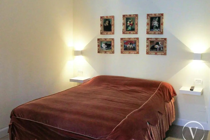 Room 3 of 11