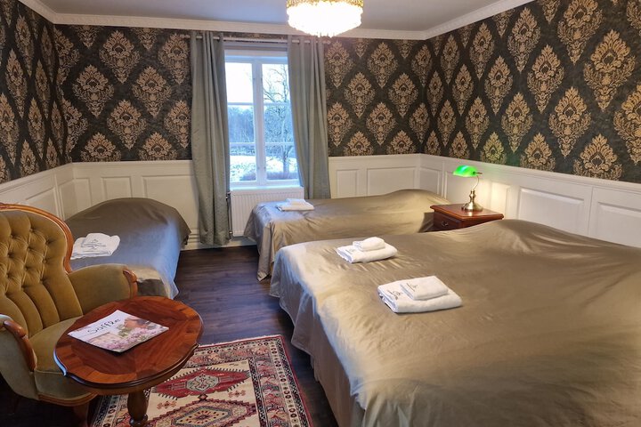 Room 107 of 148