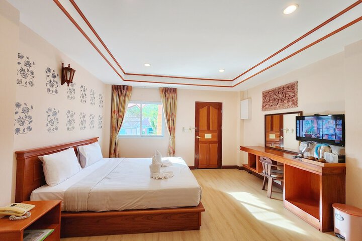 Room 32 of 152