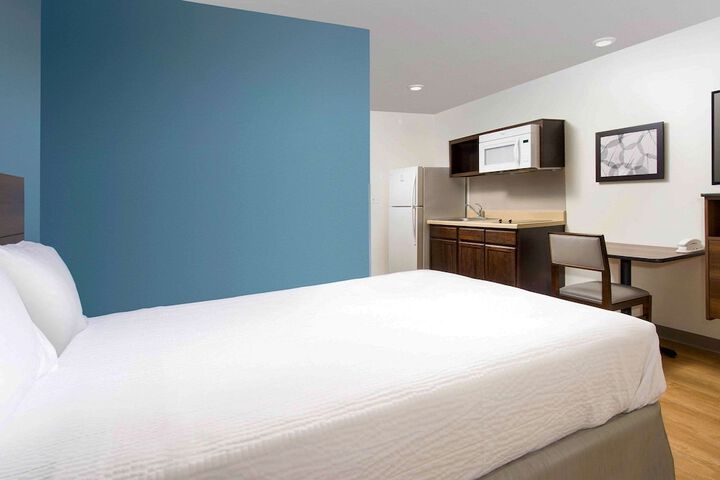 1 Queen Bed (14 of 14)
