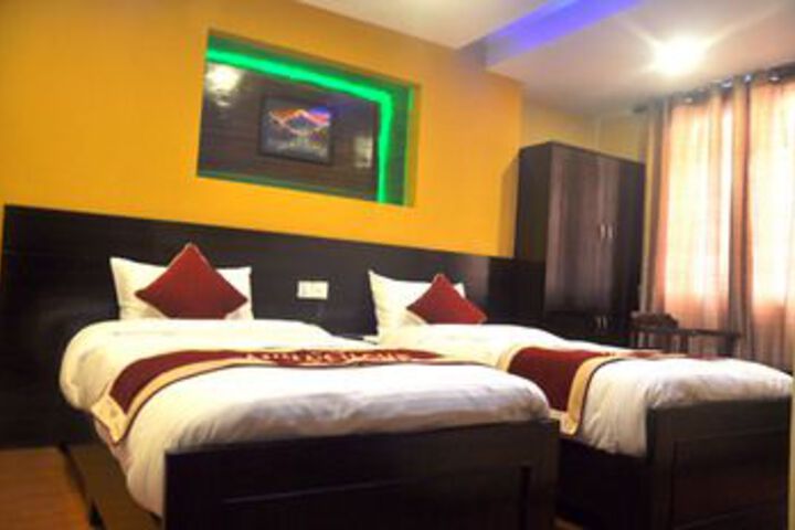 Room 16 of 34
