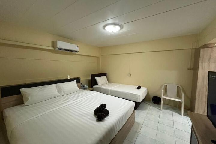 Room 15 of 37